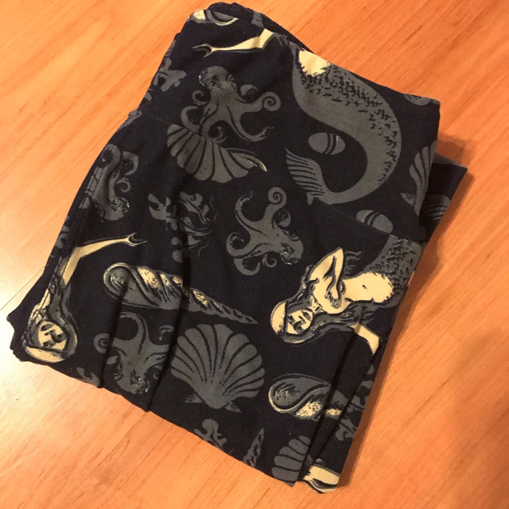 Lularoe Mermaid Navy leggings OS
